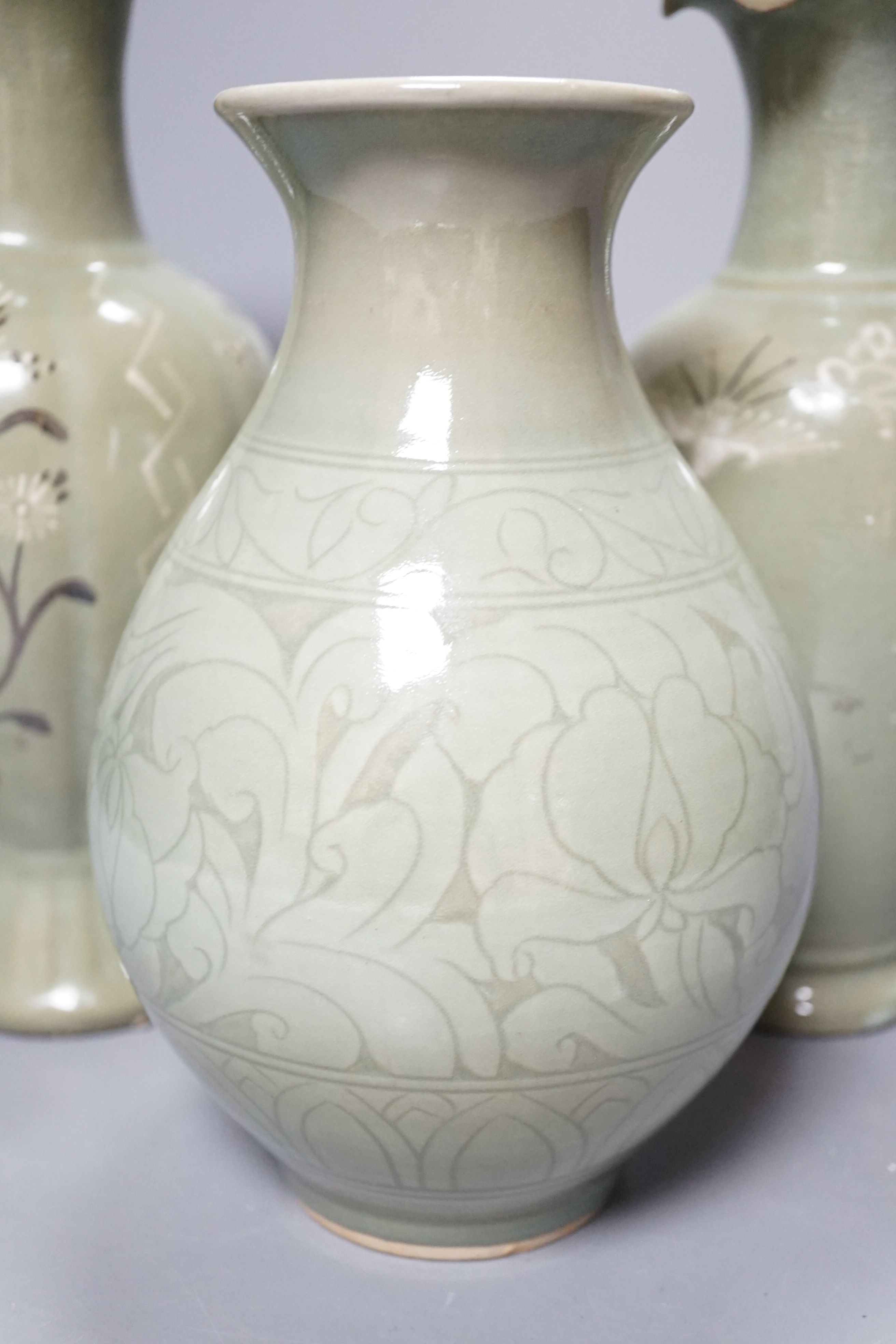 Mixed oriental wares including a Chinese arrow vase 32cm, ‘orean celadon vases and a Kutani type dish